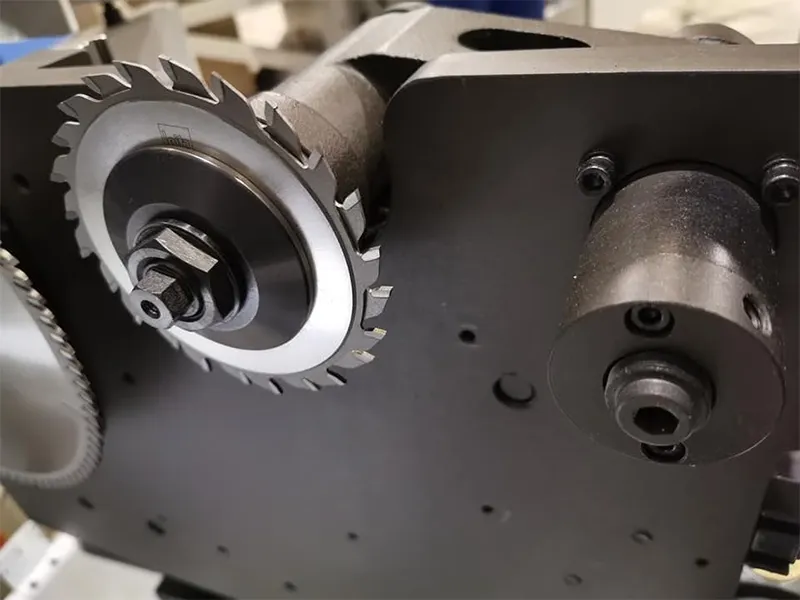 HYG Machinery Precision Sliding Table Panel Saw HS-132 Setting the scoring saw