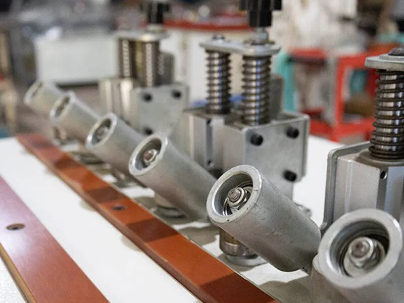 HE-305B Manual Bevel Edge Bander 30°-90° with Adjustable Pneumatic Cut guide wheel mechanism