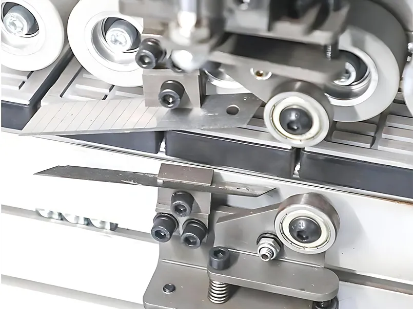 HE-668-SG-PUR pneumatic flat scraping unit featuring jump technology to remove PUR glue without impacting panel corners.